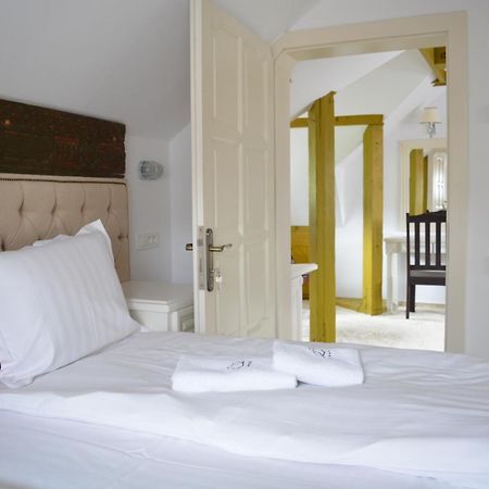 Conacul Bratescu Hotell Bran  Exteriör bild