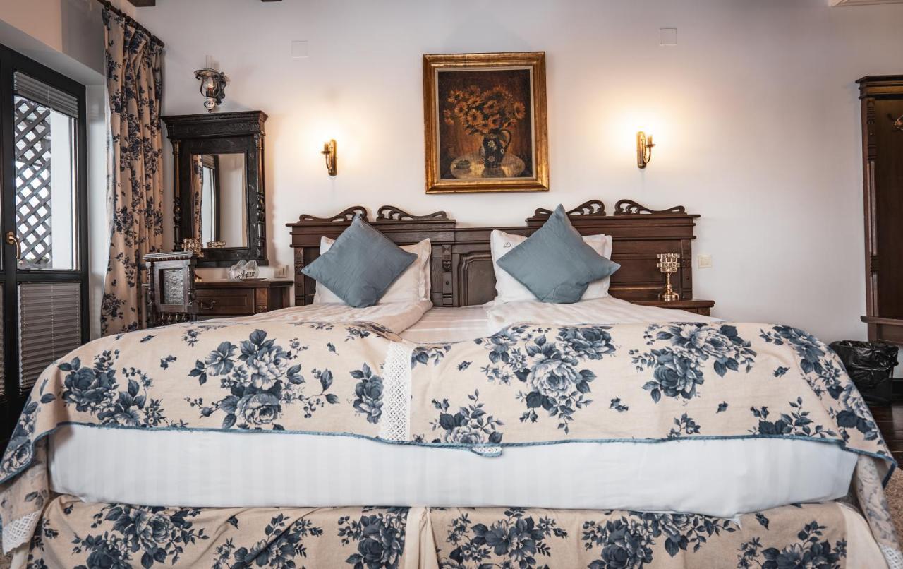 Conacul Bratescu Hotell Bran  Exteriör bild