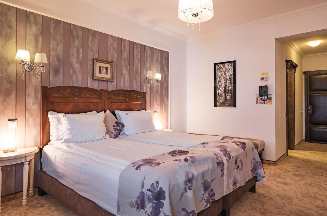 Conacul Bratescu Hotell Bran  Exteriör bild