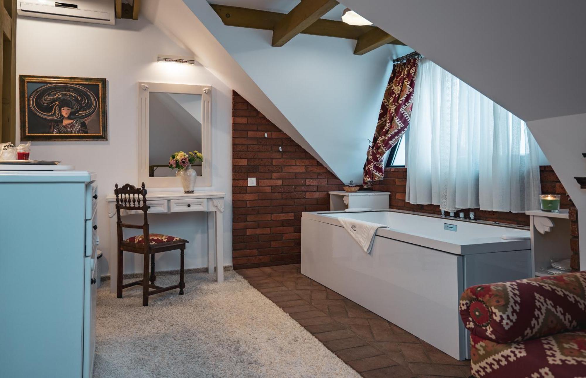 Conacul Bratescu Hotell Bran  Exteriör bild