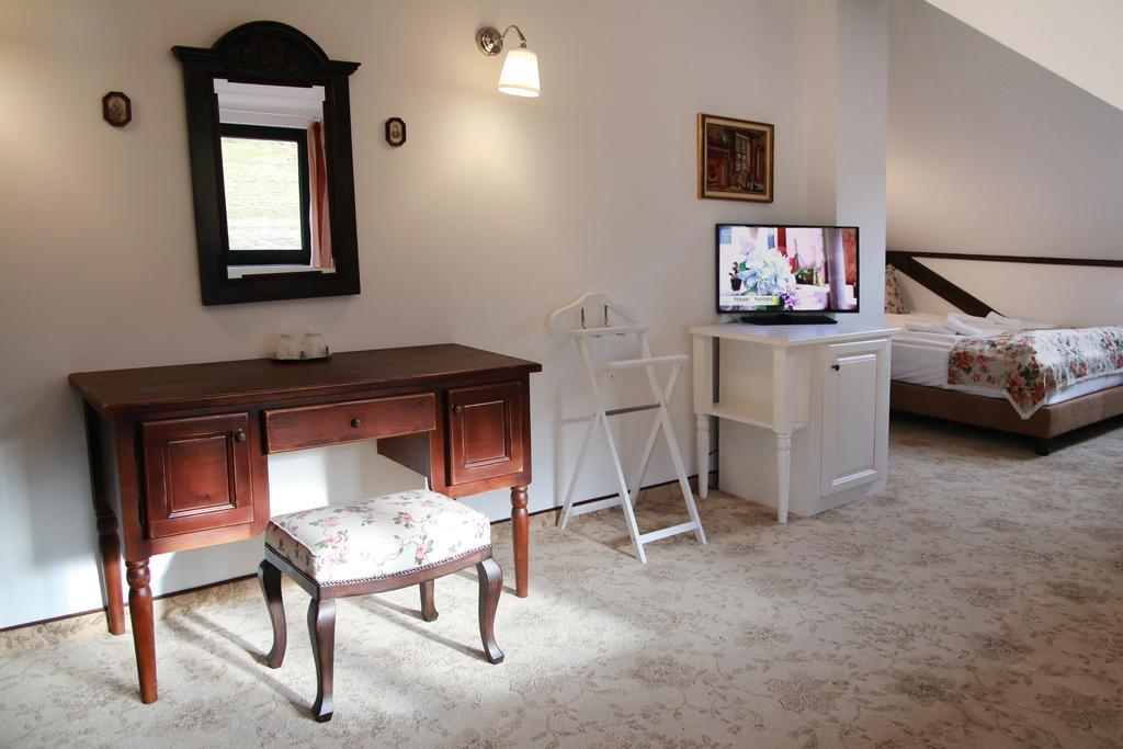 Conacul Bratescu Hotell Bran  Rum bild