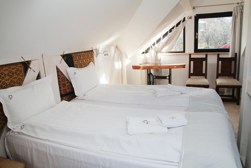 Conacul Bratescu Hotell Bran  Rum bild