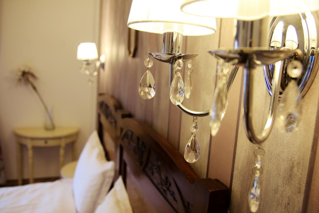 Conacul Bratescu Hotell Bran  Exteriör bild