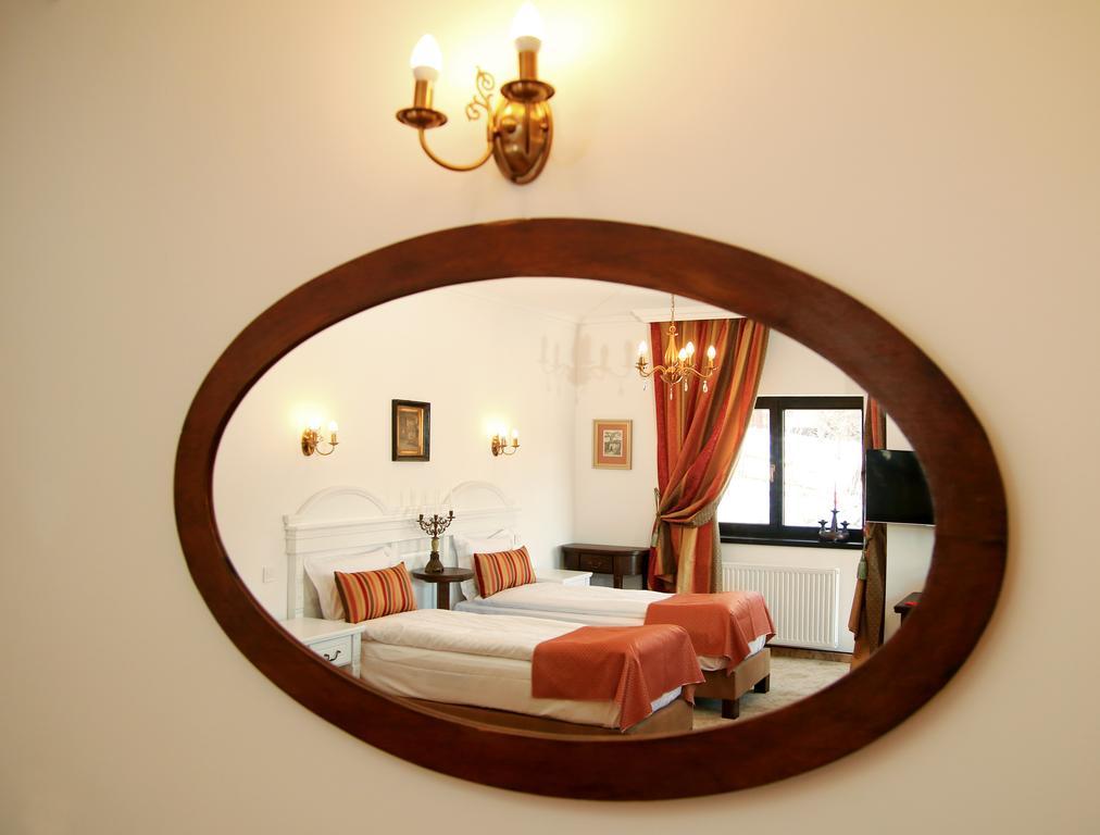 Conacul Bratescu Hotell Bran  Rum bild
