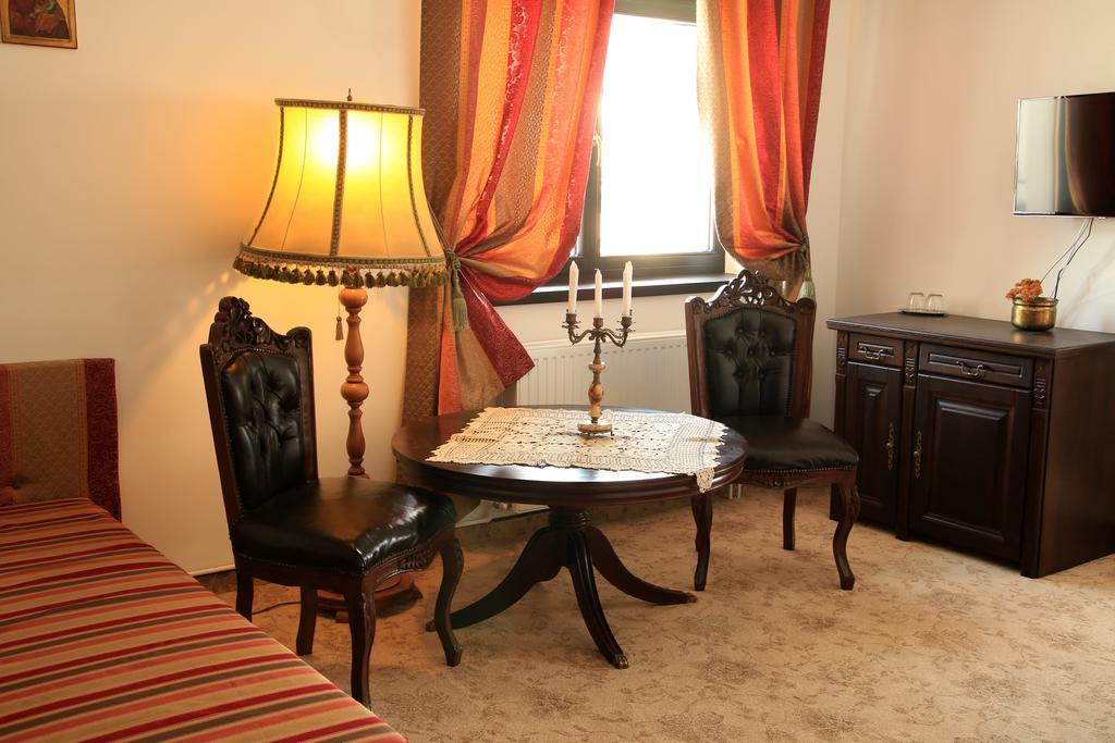 Conacul Bratescu Hotell Bran  Rum bild