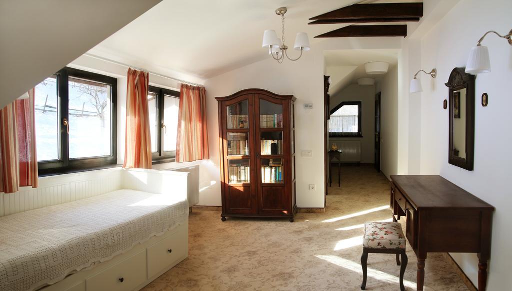 Conacul Bratescu Hotell Bran  Rum bild