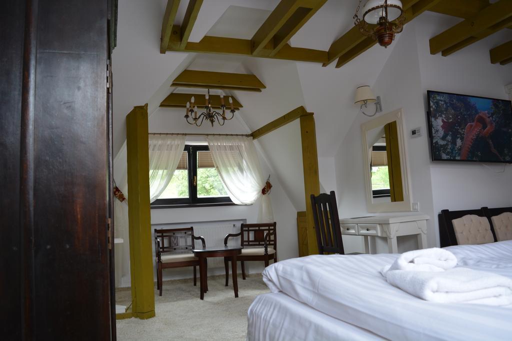 Conacul Bratescu Hotell Bran  Exteriör bild