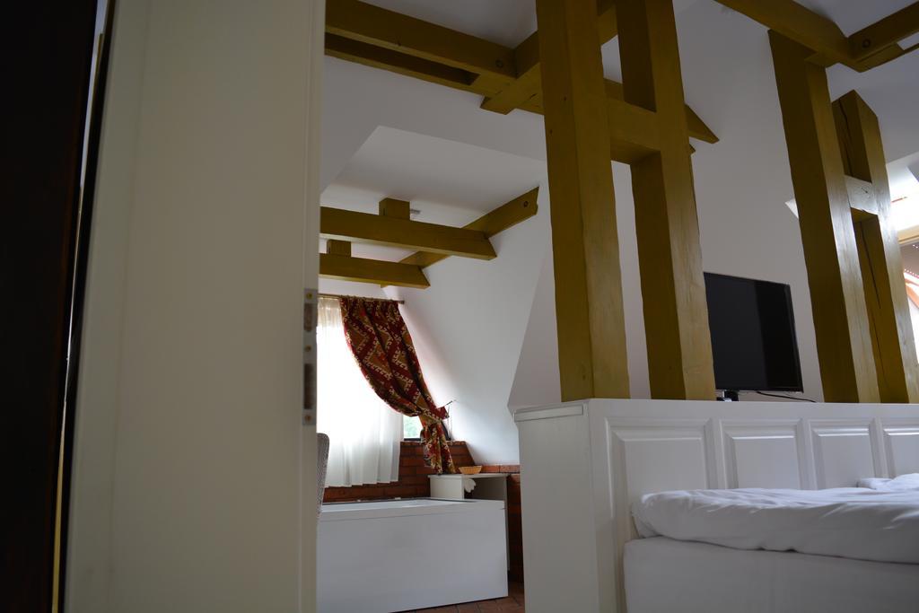 Conacul Bratescu Hotell Bran  Exteriör bild