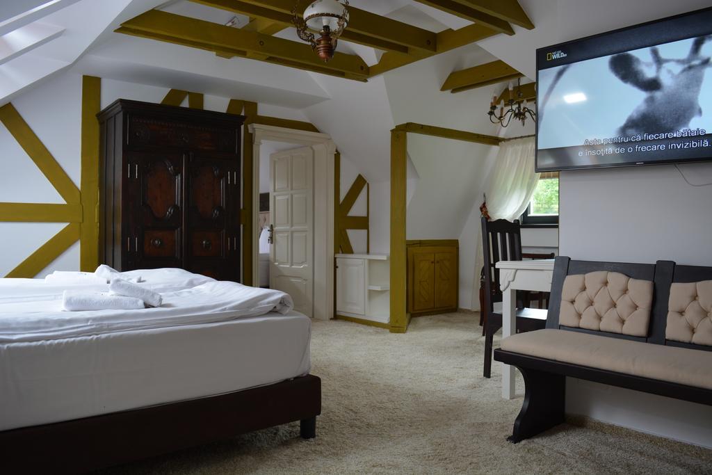 Conacul Bratescu Hotell Bran  Exteriör bild